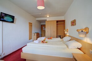Free WiFi, bed sheets - Hotel Relais Alpin Twin Room Ski In-Out10, Les Mosses, Switzerland (Les Mosses)
