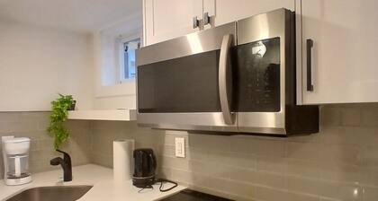Whitby 2BR escape l Near Thermea spa l Iroquois sport centre l 401 l Downtown