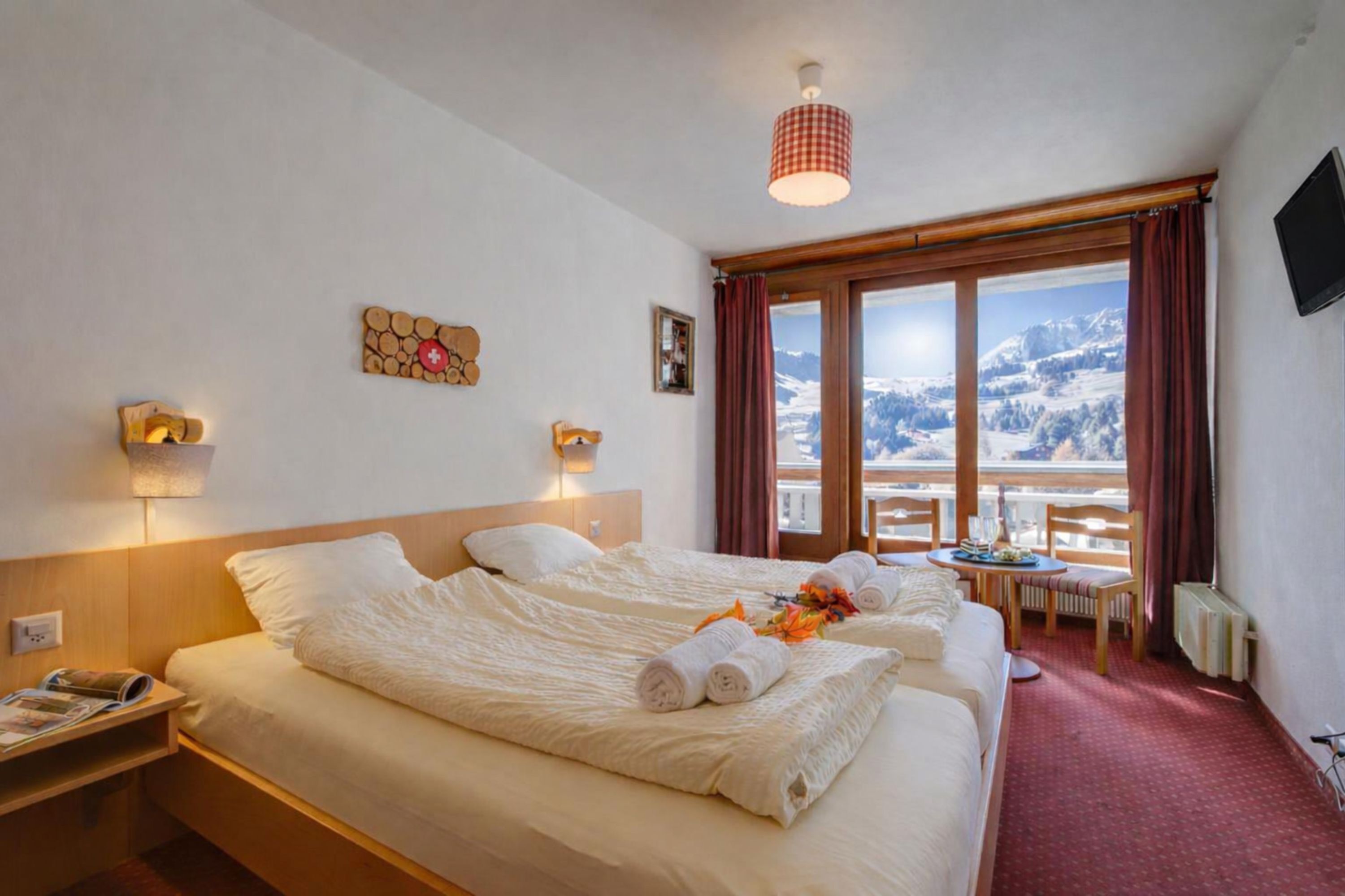 Free WiFi, bed sheets