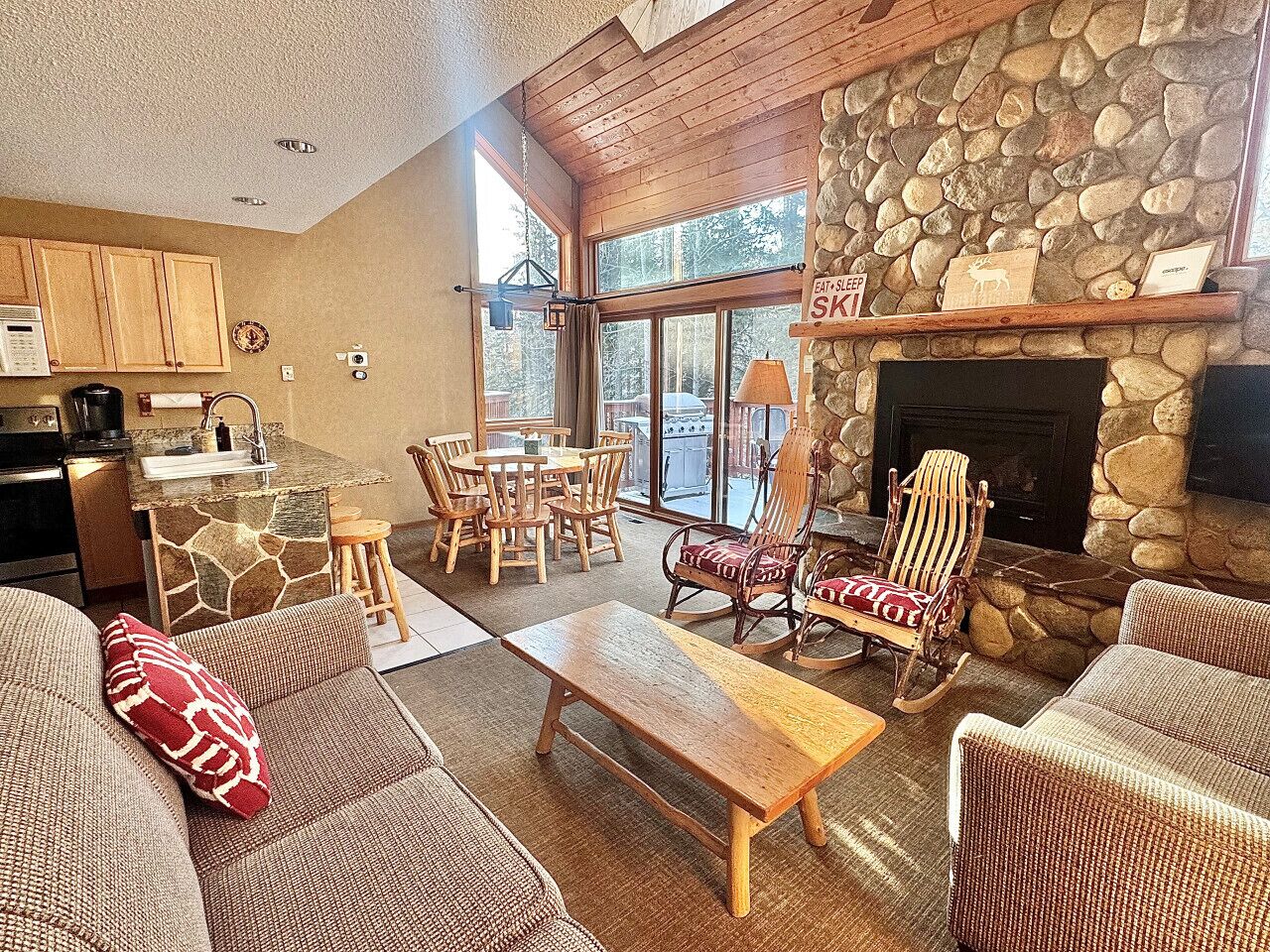 TV, fireplace, ping pong