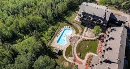 North Shore Knotty Loft | Ski-In/Ski-Out | Hot Tub