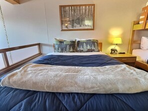 1 bedroom, iron/ironing board, WiFi, bed sheets - North Shore ski-in/ski-out loft pool + hot tub (Lutsen)