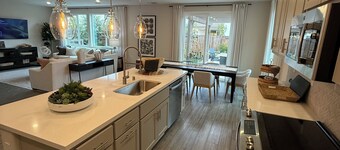 Charming 4-bedroom bed & breakfast near Great Wolf Lodge