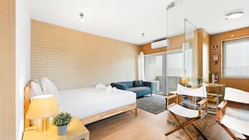 Fer et planche Ă repasser, accĂšs Internet, draps fournis