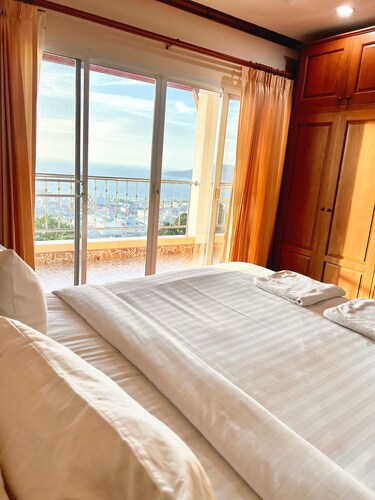 Sunset Ocean View 3-king bed Villa Directly Above Patong