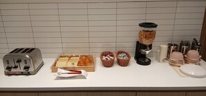 Esmorzar diari d'estil bufet gratuït 