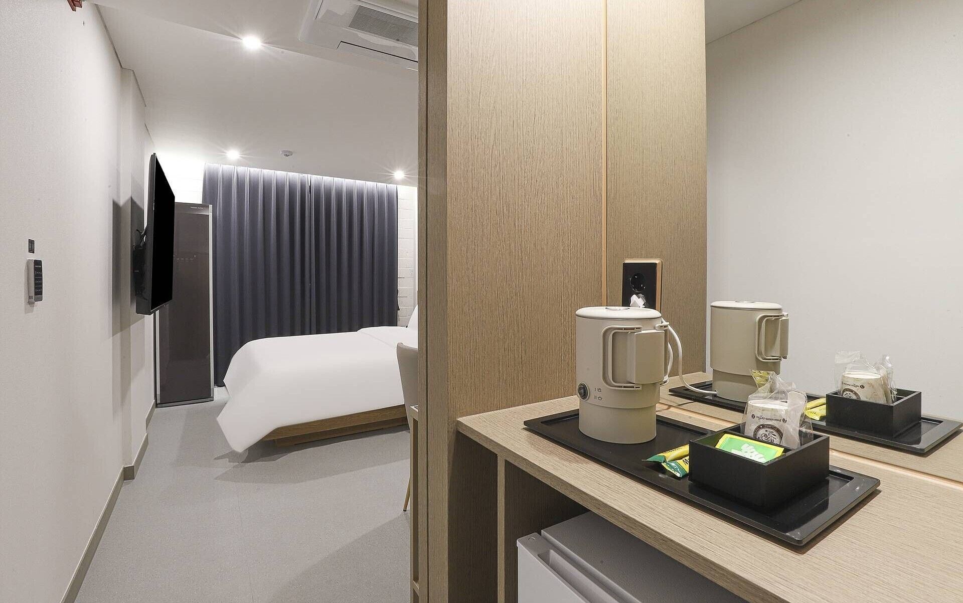 Standard Double Room, City View | Desk, free WiFi