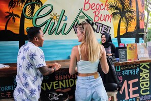 Reception - Gili Beach Bum Hostel (Gili Trawangan)