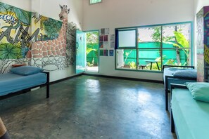 Free WiFi, bed sheets - Gili Beach Bum Hostel (Gili Trawangan)