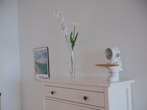 Interior - Water View | 10 mins Airport| Walk to Station (Wolli Creek)