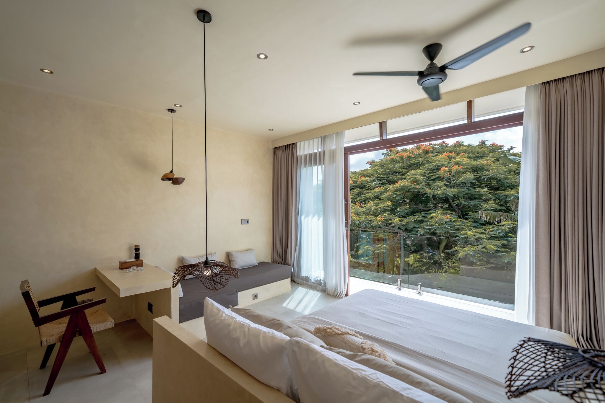 Desk, free WiFi, bed sheets