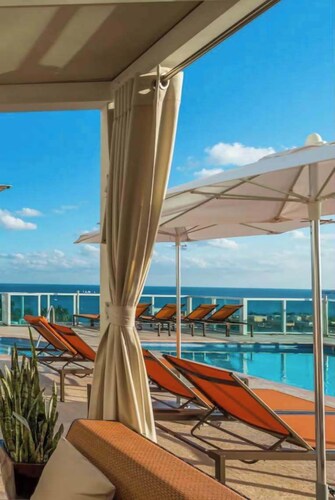 Arya Coconut Grove Luxury Ocean View Studio