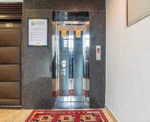 Elevator - Hotel Red Coral by Trinetra (Haridwar)
