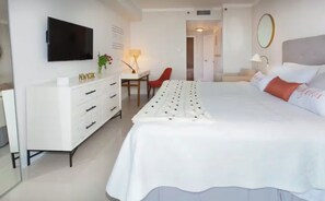 奢華套房, 海景 | 書桌、筆電工作空間、熨斗/熨衣板、免費無線上網