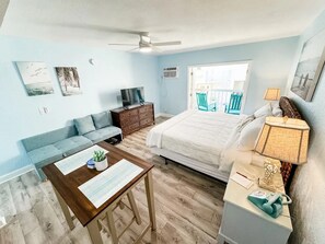 1 bedroom, iron/ironing board, free WiFi, bed sheets - Studio King Sunset at Beso Del Sol with Pool & Hot Tub (Dunedin)