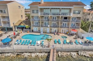 Outdoor pool, a heated pool - Studio King Sunset at Beso Del Sol with Pool & Hot Tub (Dunedin)