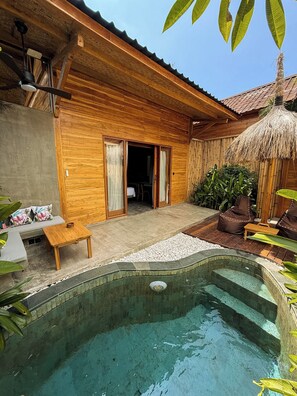 Indoor pool - VILLA NAKA (Mataram)
