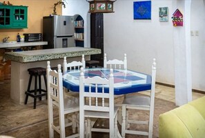 Dining - Nice 3-bedroom house and 3 bathrooms with AC, Wify, Garage, in charming Ticul. (Ticul)