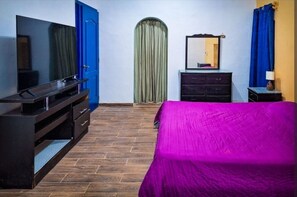 Iron/ironing board, internet, bed sheets - Nice 3-bedroom house and 3 bathrooms with AC, Wify, Garage, in charming Ticul. (Ticul)