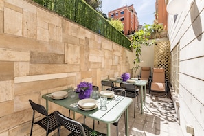 Outdoor dining - Vatican Deluxe Apartment - 4BR (Roma)