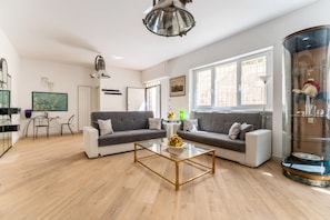 TV - Vatican Deluxe Apartment - 4BR (Roma)