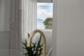 Interior - Little Bich Retreats - Lennys 03 (Glamorgan-Spring Bay)