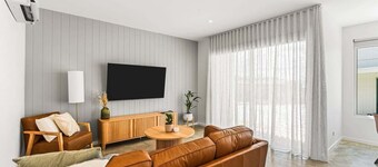 Little Bich Retreats - Lennys 03