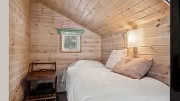 1 bedroom, iron/ironing board, free WiFi