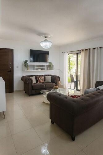 5 minutes from the sea!