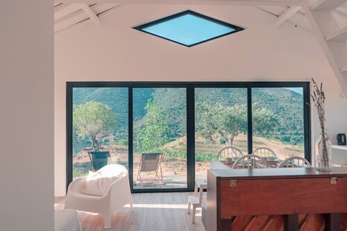 Casa do Losango - the Douro river as a border