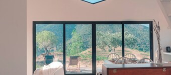 Casa do Losango - the Douro river as a border