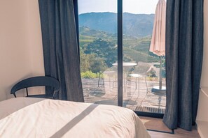 Travel crib, WiFi