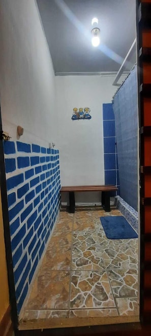 Bathroom shower - Casa Florencia (Santa Ana)