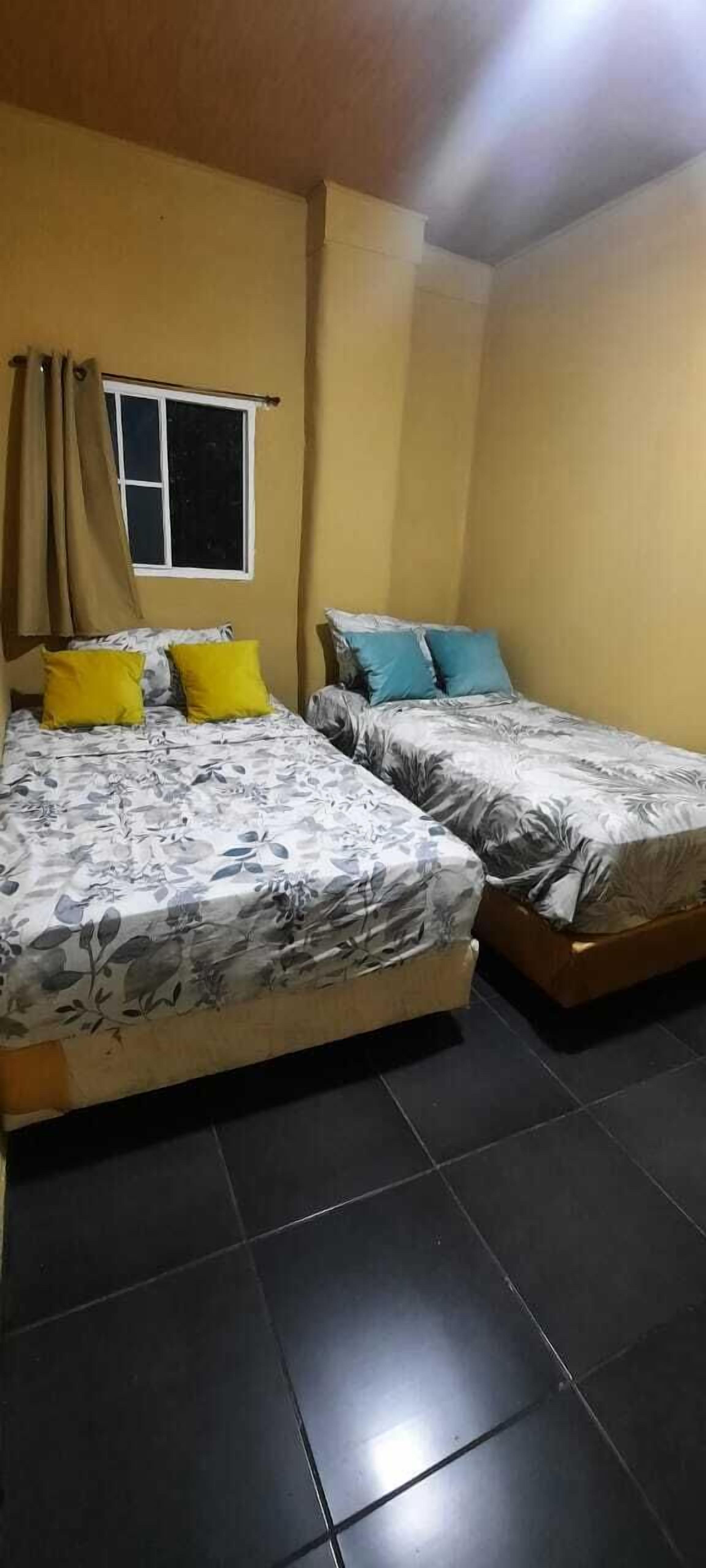 Laptop workspace, free WiFi