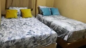 Traditional Twin Room | Laptop workspace, blackout drapes, WiFi (free) - Casa Florencia (Santa Ana)