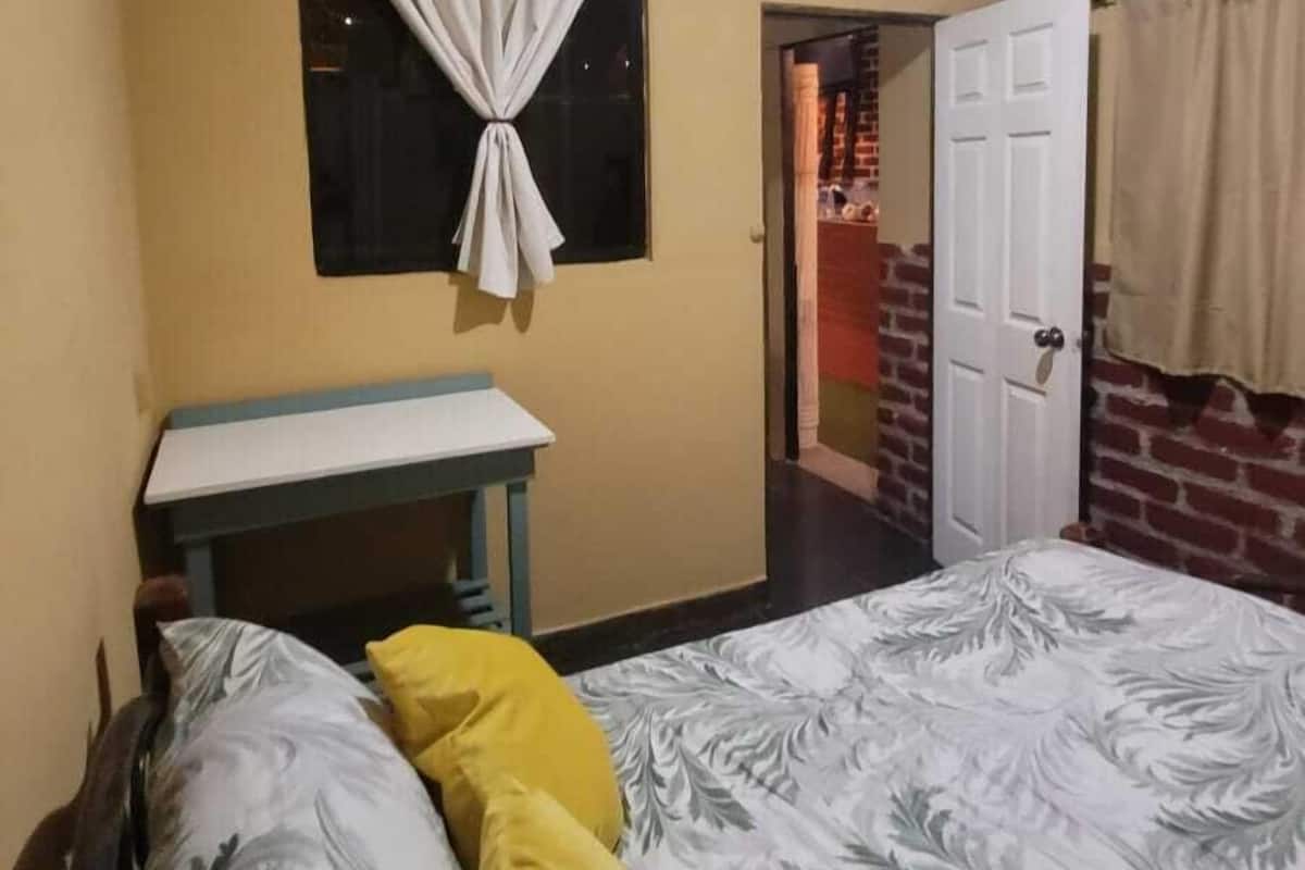 Traditionele kamer, 1 kingsize bed, op benedenverdieping | Een laptopwerkplek, gratis wifi