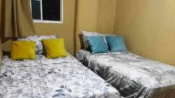 Traditional Twin Room | Laptop workspace, blackout drapes, free WiFi