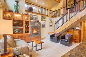 Smart TV, fireplace, DVD player, books