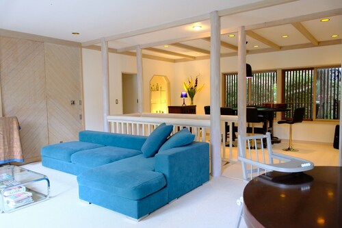 The view of the lake and snow-capped mountains is breathtaking! Limited to one pair per day. A dedicated butler is always on hand to ensure a safe stay. Includes choice of breakfast & 15 min drive to 5 ski resorts!