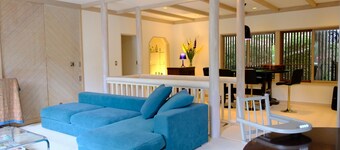 The view of the lake and snow-capped mountains is breathtaking! Limited to one pair per day. A dedicated butler is always on hand to ensure a safe stay. Includes choice of breakfast & 15 min drive to 5 ski resorts!