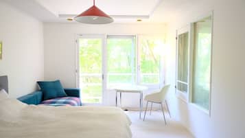 4 bedrooms, desk, travel cot, free WiFi