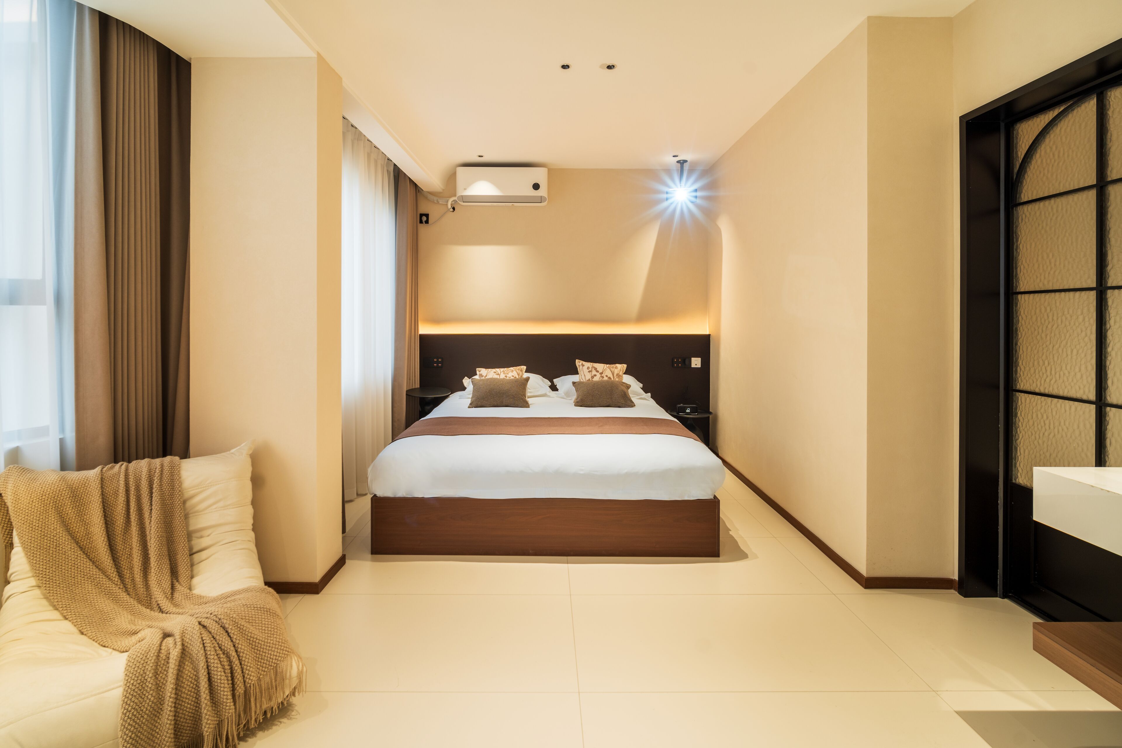 Phòng đôi Exclusive, quang cảnh thành phố | Bộ đồ giường cao cấp, chăn bông, trang trí khác biệt 