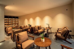 Siddeområde i lobbyen