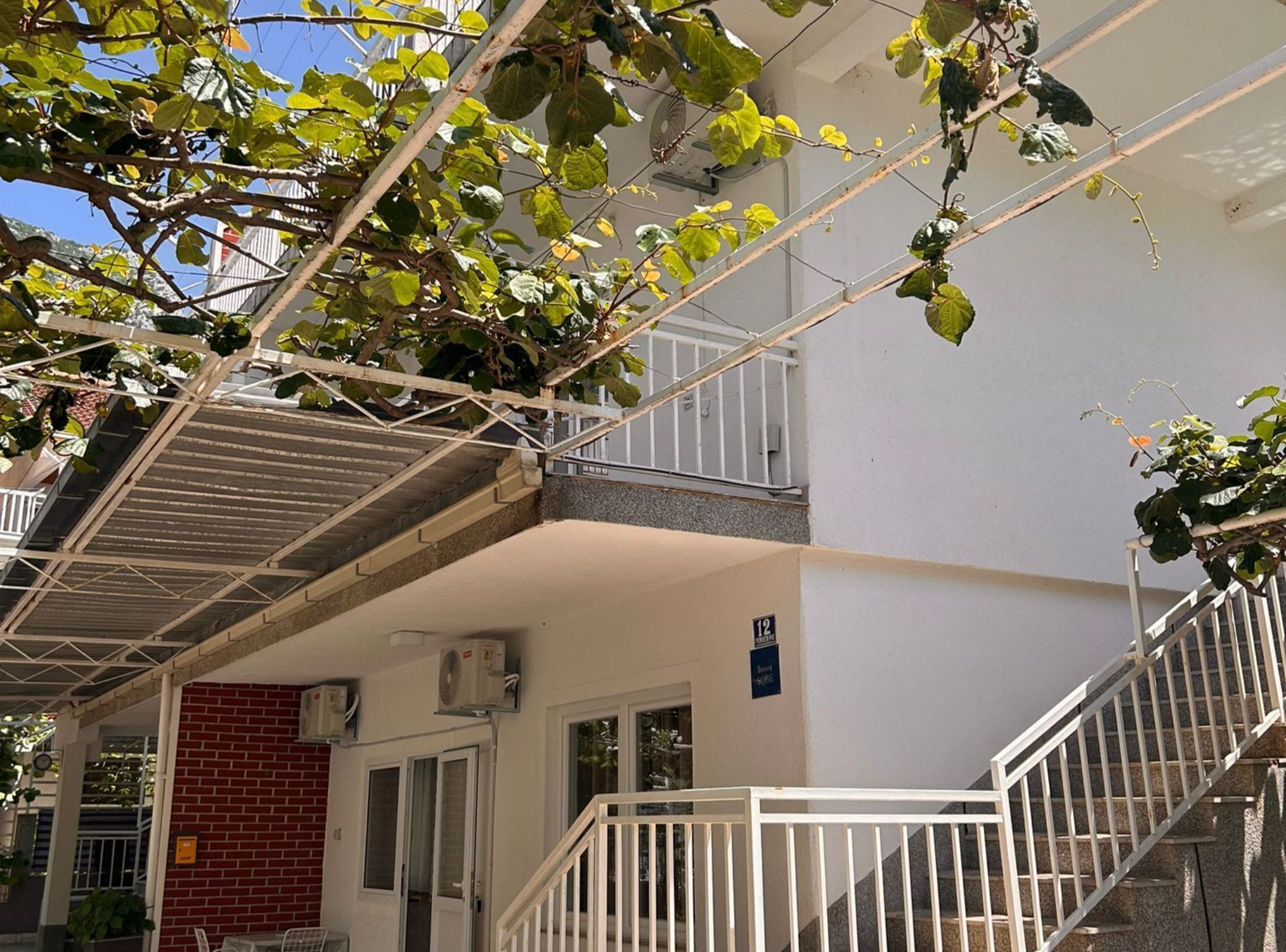 المنشأة من الخارج