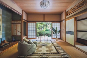 Interior - Active Art Hotel Japanese Garden Sado Art (Katabata, Sado, Niigata)