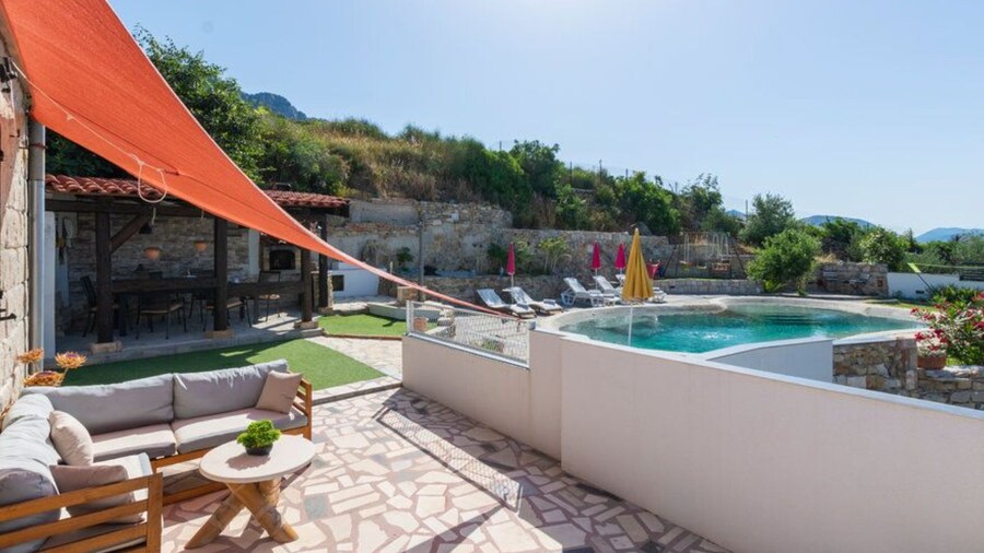 Villa Serenity With Pool