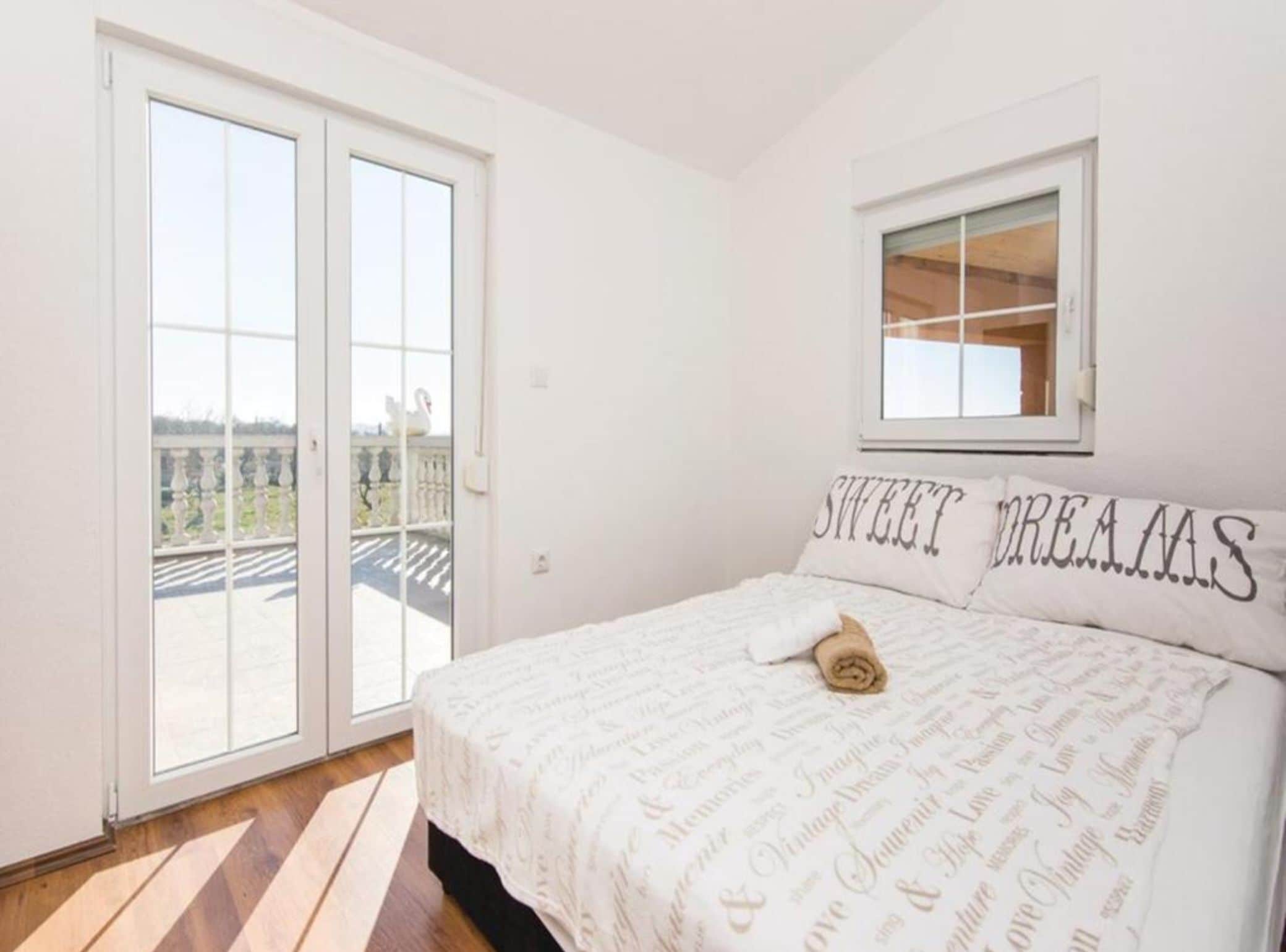 فيلا (Amazing Villa with Outdoor Swimming P) | 4 عدّة غرف نوم وأسرّة أطفال/رضّع