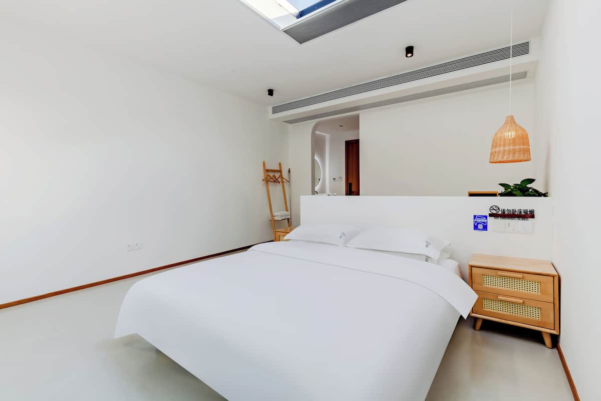 Classic-Doppelzimmer, Hügelblick | Hochwertige Bettwaren, Daunenbettdecken, individuell dekoriert