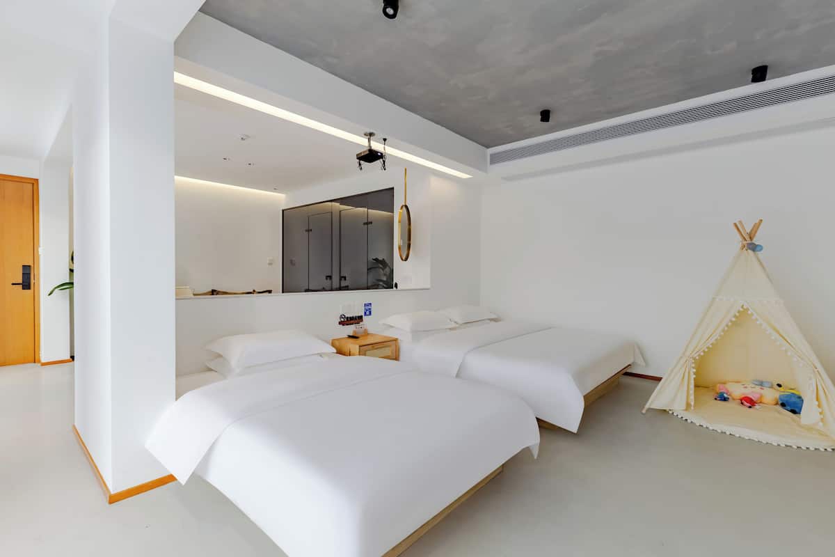 Presidential-Doppel- oder -Zweibettzimmer, Hügelblick | Hochwertige Bettwaren, Daunenbettdecken, individuell dekoriert