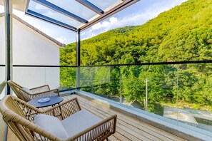 Basic Double Room, Hill View | Premium bedding, down comforters, individually decorated - Shanye Guesthouse - Jingxian Shuimo  (Jing County)